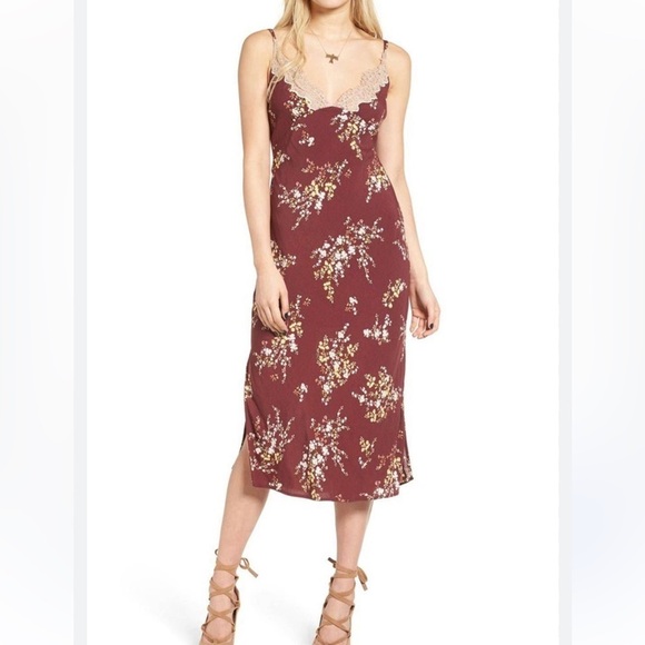 Astr Dresses & Skirts - ASTR The Label Red Floral Slip Dress Size xs Lace V-Neck Grunge Whimsigoth